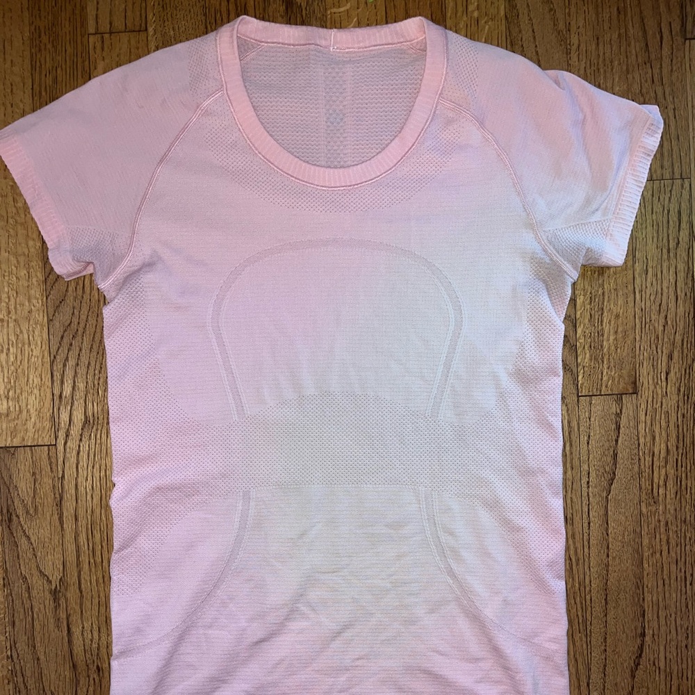 Size 8 Lululemon Short Sleeve Shirt